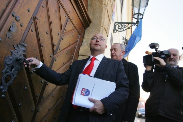 Martin Barták se proti výrokům svého podřízeného brání.