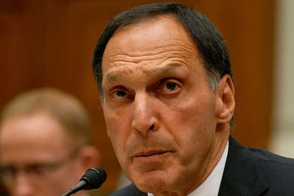 Šéf Lehman Brothers Richard Fuld kritizoval Fed.