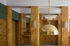 Architekt Loos patří k zakladatelům moderní architektury.
