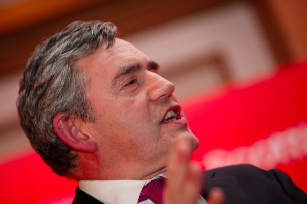 Gordon Brown prý na Blairovu kritiku reagovat nebude.