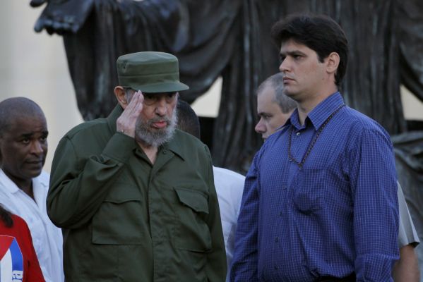 Fidel Castro nechal teplákovku doma, hovořil zas v uniformě.