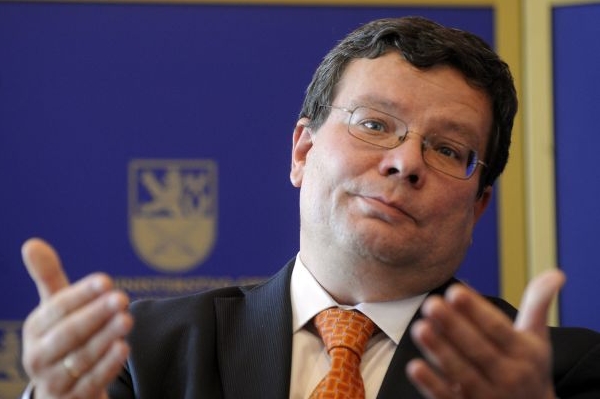 Alexandr Vondra se brání nařčení Miroslava Kalouska.