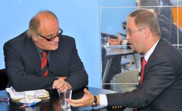 Michael Kocáb a Roman Joch ve studiu České televize.