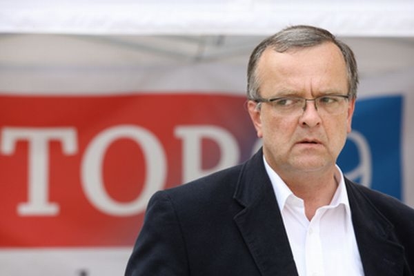 Ministr financí chce 15 procent z úroků ze stavebního spoření. Ministr financí chce 15 procent z úroků ze stavebního spoření.