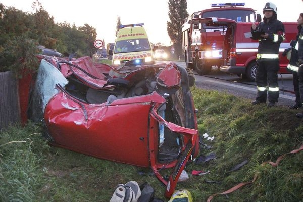 Při této nehodě zemřely dnes ráno u Roudnice na Hradecku dvě ženy.