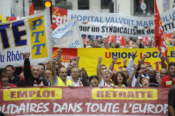 Protesty proti důchodové reformě v Marseille.