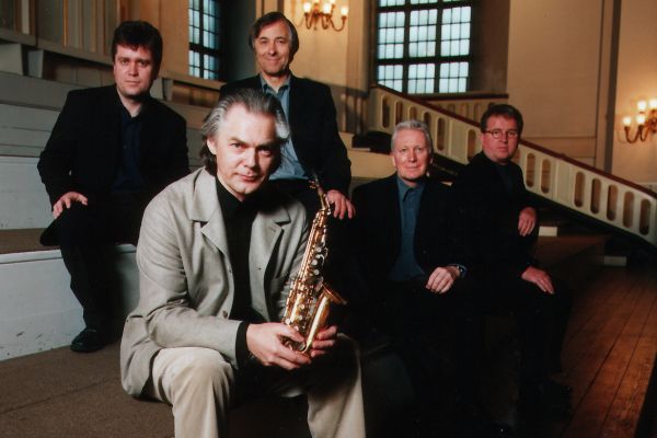 Spolu s Hilliard Ensemble u nás zahraje Jan Garbarek poprvé. Spolu s Hilliard Ensemble u nás zahraje Jan Garbarek poprvé.