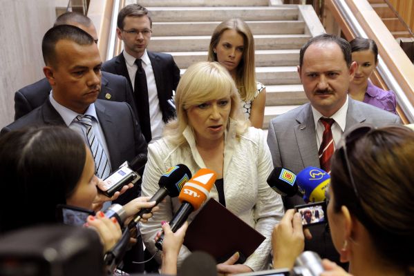 Premiérka Radičová a ministr zemědělství Zsolt Simon (vpravo) obnoví ministerstvo životního prostředí.
