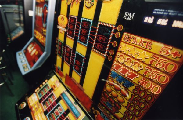 Lidí, kteří se léčí z gamblerství, přibývá.