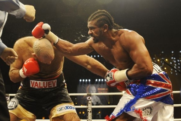 Úřadující šampion David Haye (vpravo). Úřadující šampion David Haye (vpravo).