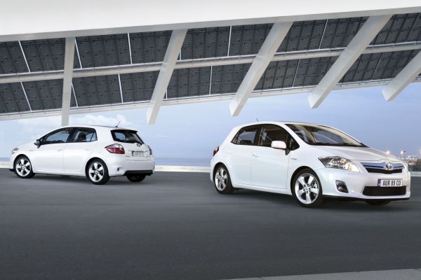 Toyota Auris dostala pně hybridní pohon.