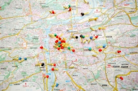Mapa hlavních erotických klubů v centru Prahy.