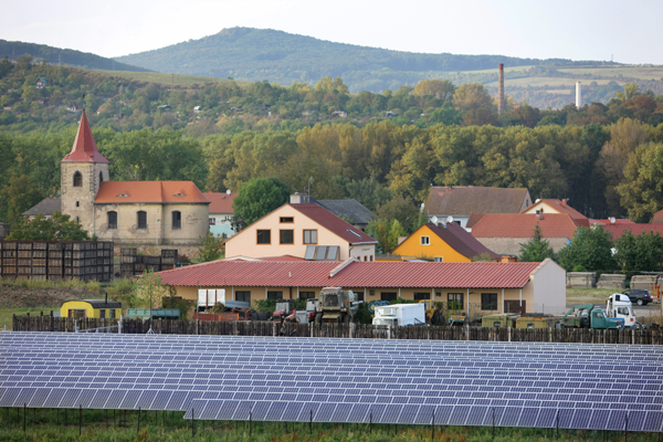 Solární elektrárny budou omezeny zákonem.