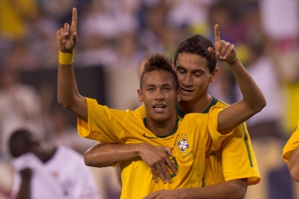 Hvězdička Neymar rozpoutala hádku a následně i bitku.