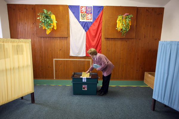 Za Věci veřejné kandiduje údajně komunistka.