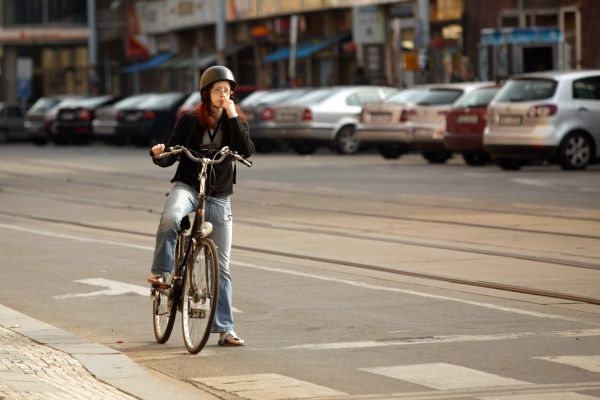 Cyklisté to budou mít na silnicích lehčí (ilustrační foto).