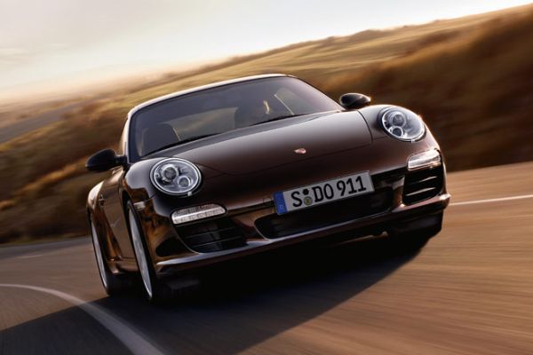 Porsche 911 Carrera S je překonáno, přišlo GTS.