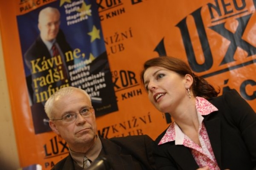 Špidlova asistentka tvrdí, že kniha nabízí i skoro bulvární čtení.