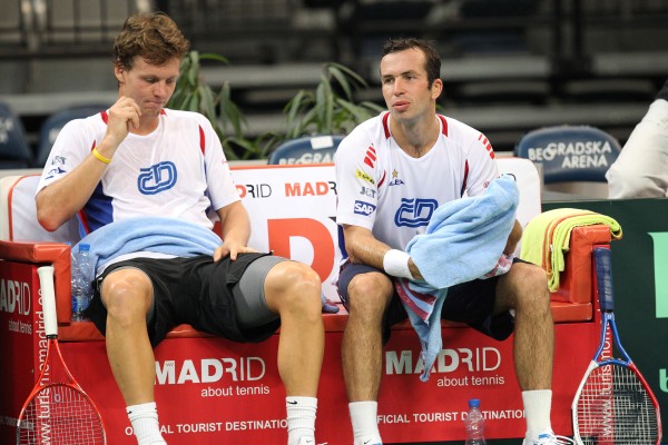 Tomáš Berdych (vlevo) s Radkem Štěpánkem po tréninku v Bělehradě.