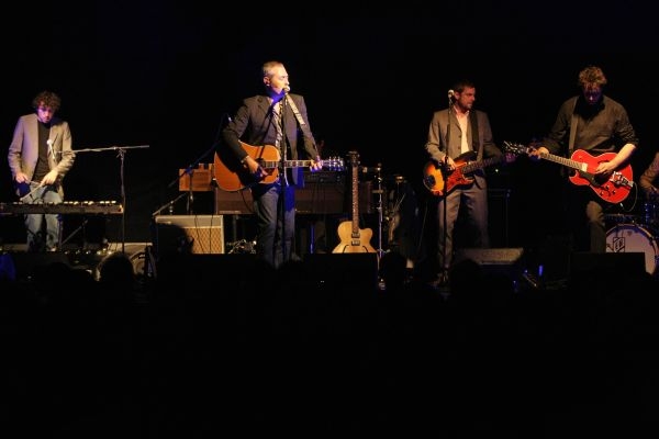 I přes nástrojové obsazení jsou Tindersticks věrni minimalistickému zvuku.