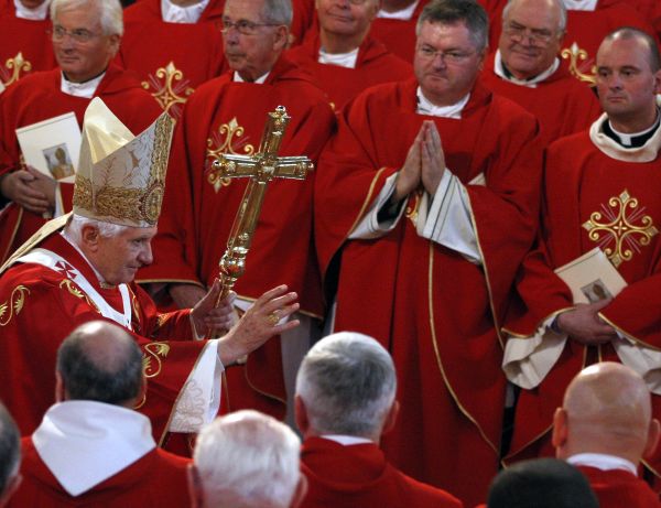 Papež Benedikt XVI. sloužil mši v londýnské Westminsterské katedrále.