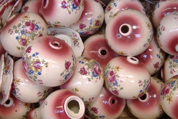 Závody Karlovarského porcelánu provozují noví vlastníci (ilustrační foto).