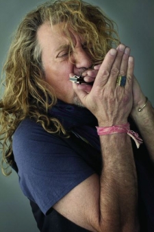Robert Plant se raduje i s kapelou.