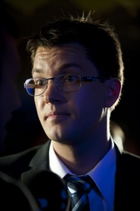 Předseda Švédských demokratů Jimmie Akesson (31).