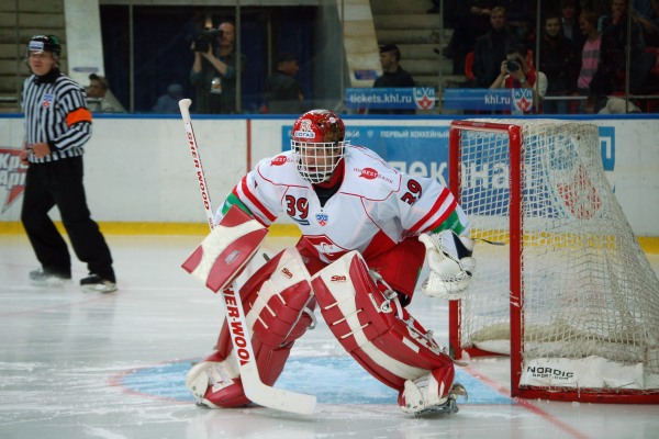 Gólman Dominik Hašek v brance Spartaku Moskva.
