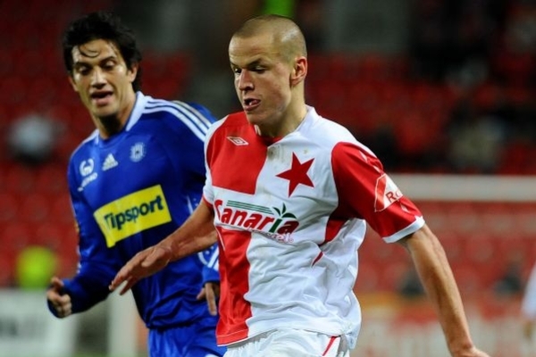 Adam Hloušek (vpravo) se po zranění přidá k týmu Slavie. Adam Hloušek (vpravo) se po zranění přidá k týmu Slavie.