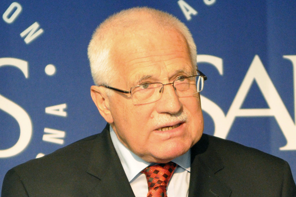 Prezident Václav Klaus při cestě v USA přednášel na Univerzitě Johnse Hopkinse ve Washingtonu. 