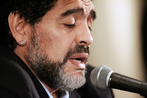 Diego Maradona chce opět trénovat argentinskou reprezentaci.