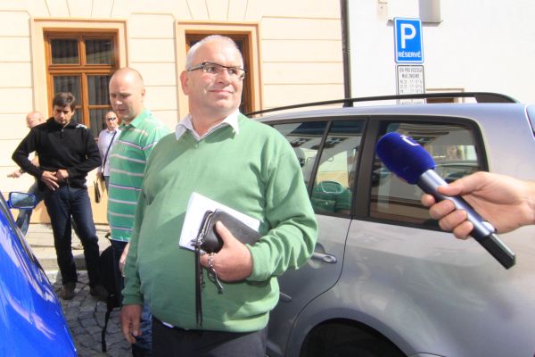 Vladimír Krejčíř byl kvůli obvinění z korupce vzat do vazby.