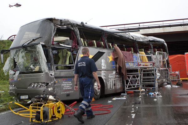 Polský autobus havaroval nedaleko Berlína.