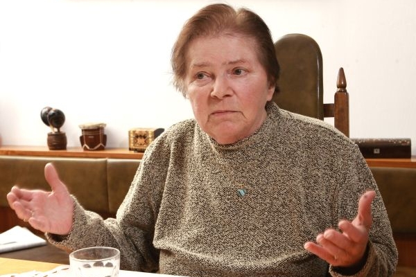 Jiřina Švorcová popisuje v knize rozpad přátelství s Jiřinou Jiráskovou.
