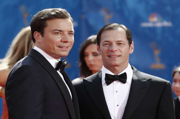 Jeff Gaspin (vpravo), šéf televizní zábavy u NBC Universal, na udílení cen Emmy.