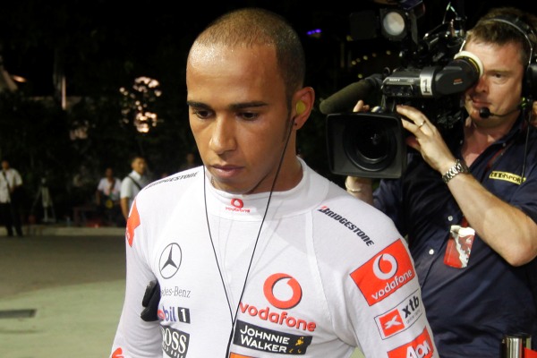 Zklamaný Lewis Hamilton.