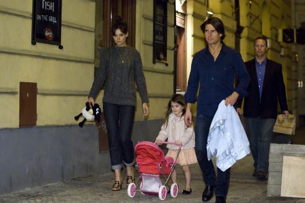 Tom Cruise s rodinou v Praze.