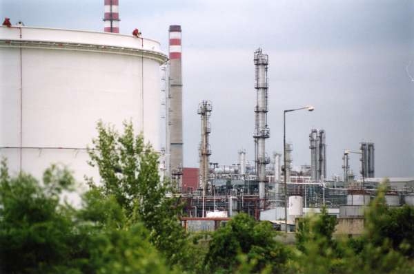 České chemičky se zbaví až 10 tisíc lidí.