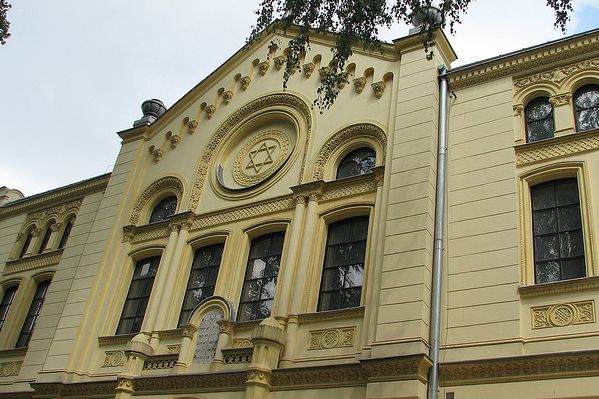 Varšavská Synagoga Nożyków, ve které našli nový život Pawel a Ola.