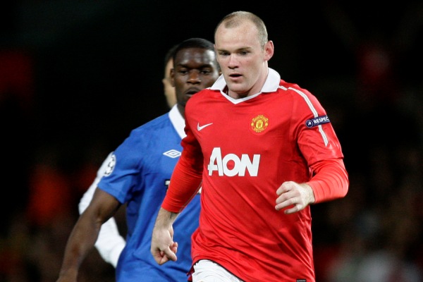 Wayne Rooney bude Manchesteru chybět tři týdny.