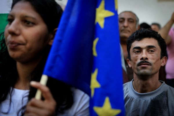 Bulharští Romové protestují proti Sarkozyho politice.