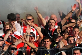 Ultras Slavie se radují, Jarolím v klubu skončil.