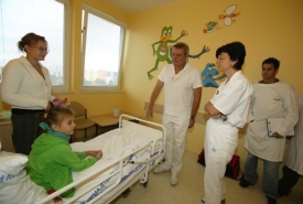 Po operaci mandlí by mohli pacienti domů už třetí den (ilustrační foto).