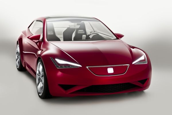 Elektrický Seat IBe má sympatický design sportovního kupé.