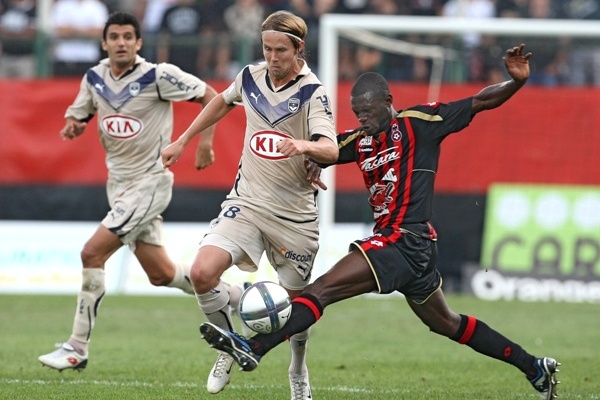 Jaroslav Plašil (uprostřed) v dresu Bordeaux.