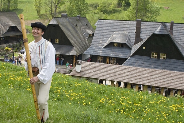Na Slovensku se turisté často vydávají po stopách Juraje Jánošíka.