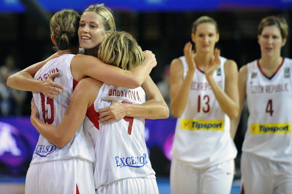 České basketbalistky po výhře nad Brazílií.