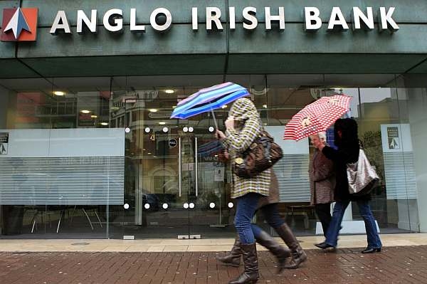Záchrana Anglo Irish Bank přijde daňové poplatníky na další desítky miliard eur.