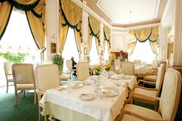 Grandhotel prý na prodej rozhodně není, tvrdí akciová společnost, která jej vlastní. Grandhotel prý na prodej rozhodně není, tvrdí akciová společnost, která jej vlastní.